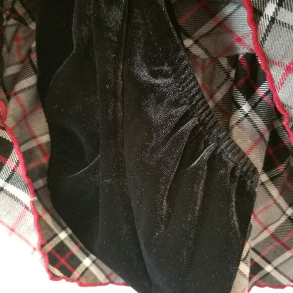 The Children's Place Velvet Plaid Dress & Hat - Picture 11 of 15